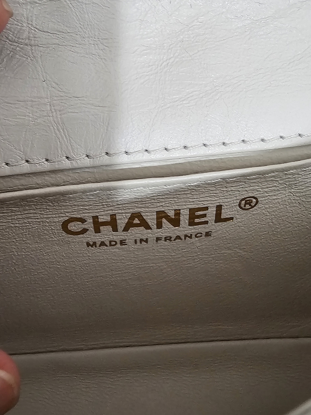 CHANEL Reissue White Quilted Mini Waist Bag with Gold-Tone Turn Lock AUTHENTIC - Picture 4 of 12